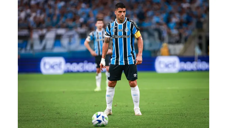 BA - PORTO ALEGRE - 03/12/2023 - BRASILEIRO A 2023, GREMIO X VASCO - Luis Suarez jogador do Gremio durante partida contra o Vasco no estadio Arena do Gremio pelo campeonato Brasileiro A 2023. Foto: Maxi Franzoi/AGIF
