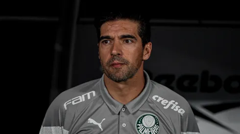 RJ – RIO DE JANEIRO – 01/11/2023 – BRASILEIRO A 2023, BOTAFOGO X PALMEIRAS – Abel Ferreira tecnico do Palmeiras durante partida contra o Botafogo no estadio Engenhao pelo campeonato Brasileiro A 2023. Foto: Thiago Ribeiro/AGIF