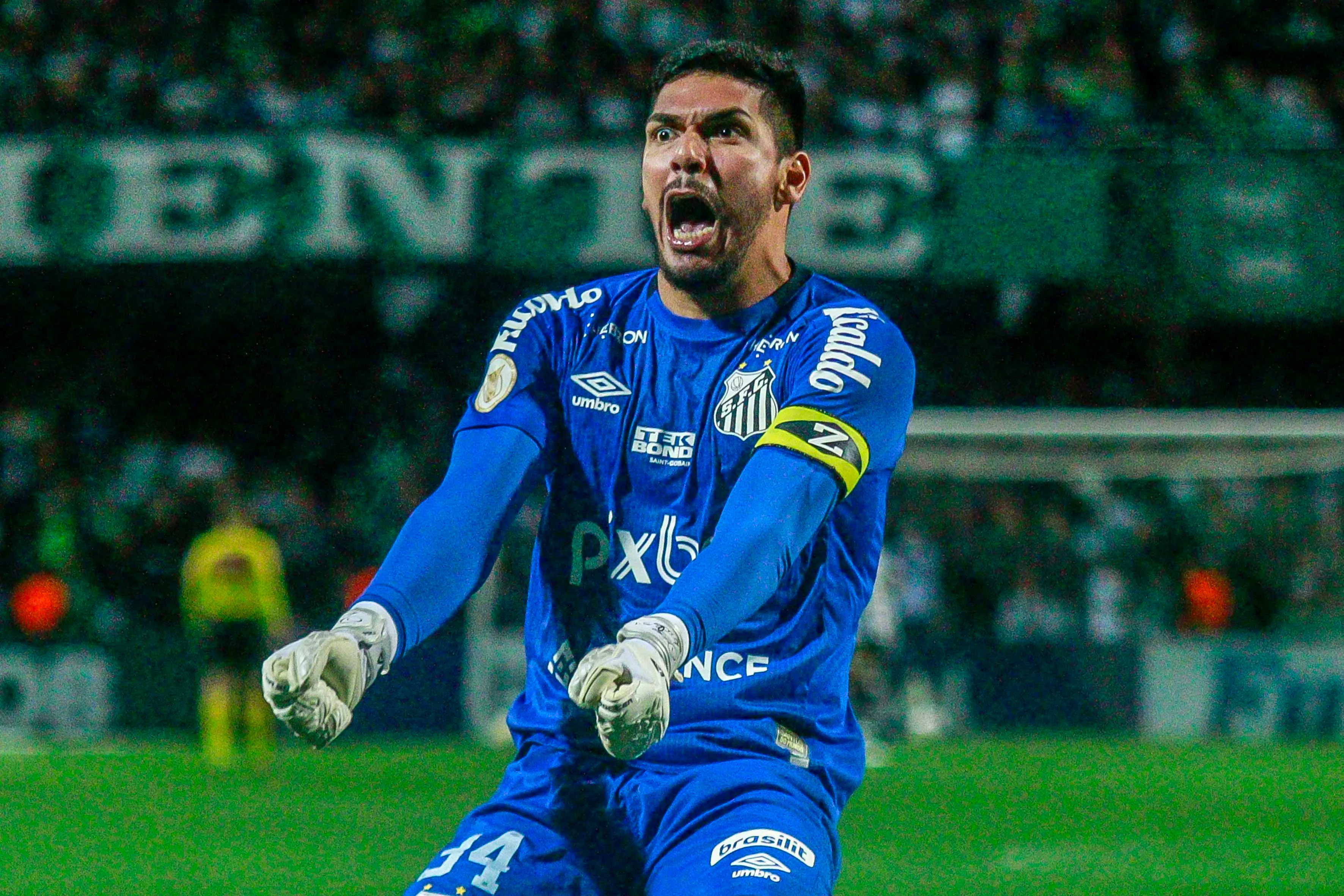 João Paulo vai seguir no Santos – Foto: Gabriel Machado/AGIF.