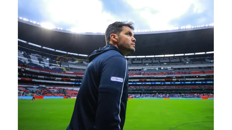 Nicolás Larcarmón, técnico do Cruzeiro. Foto: Manuel Velasquez/Getty Images