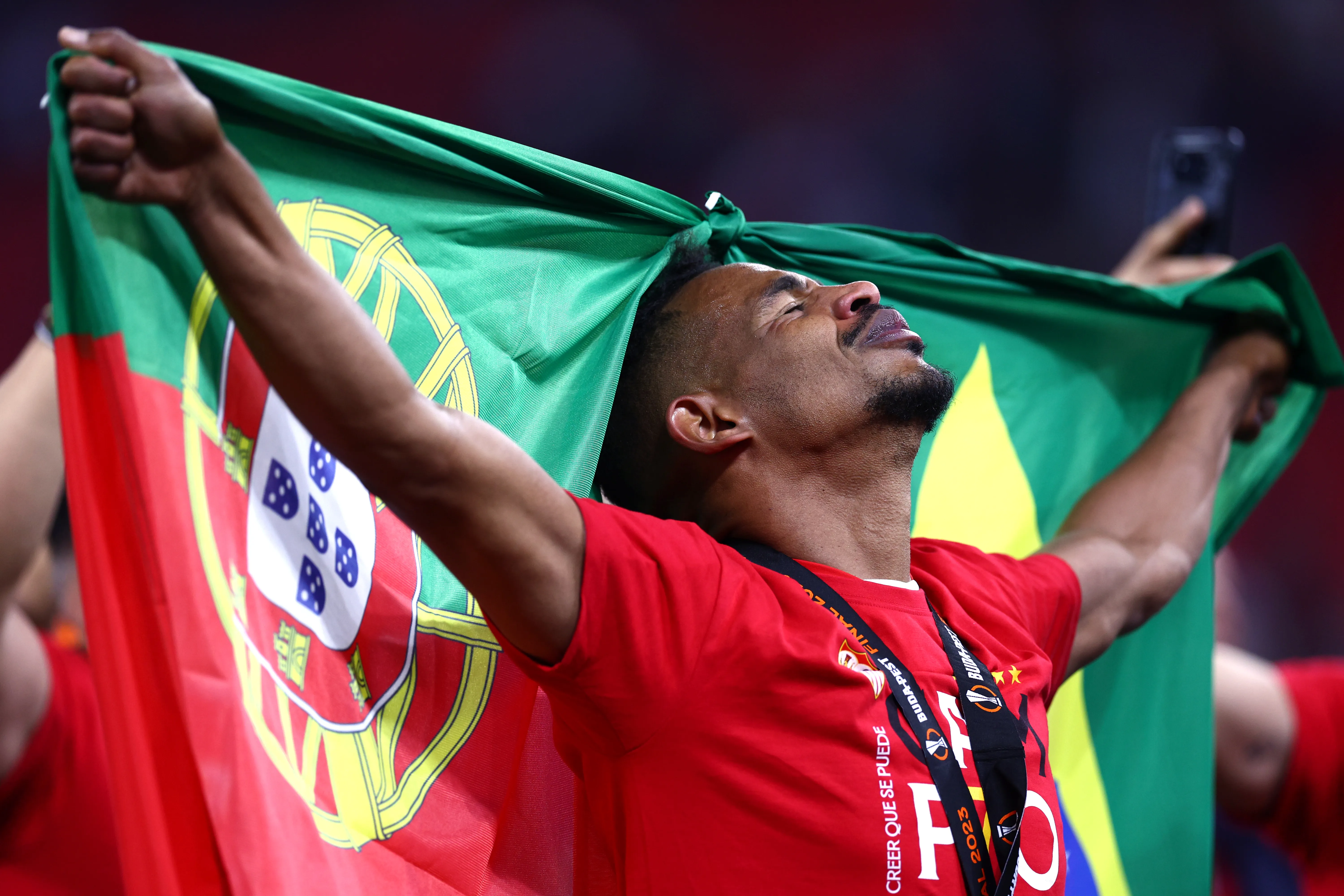 Fernando, volante do Sevilla. Foto: Clive Rose/Getty Images