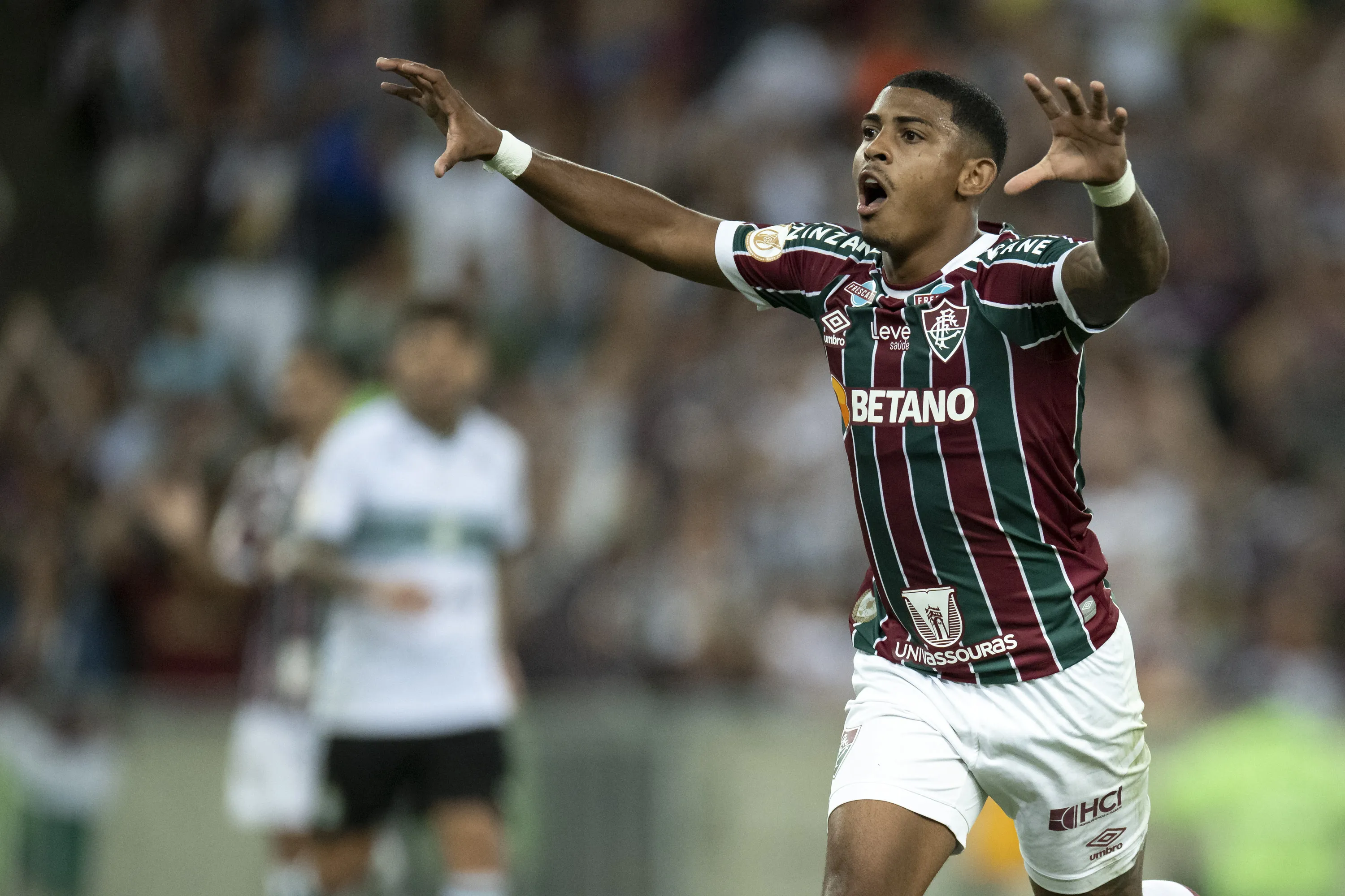 Foto: Jorge Rodrigues/AGIF – John Kennedy fazendo sua comemoração de gol contra o Coritiba.