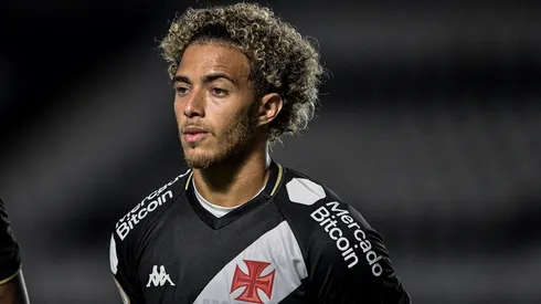 Figueiredo jogador do Vasco durante partida contra o Athletico-PR no estádio São Januário pelo campeonato Brasileiro A 2023. Foto: Thiago Ribeiro/AGIF