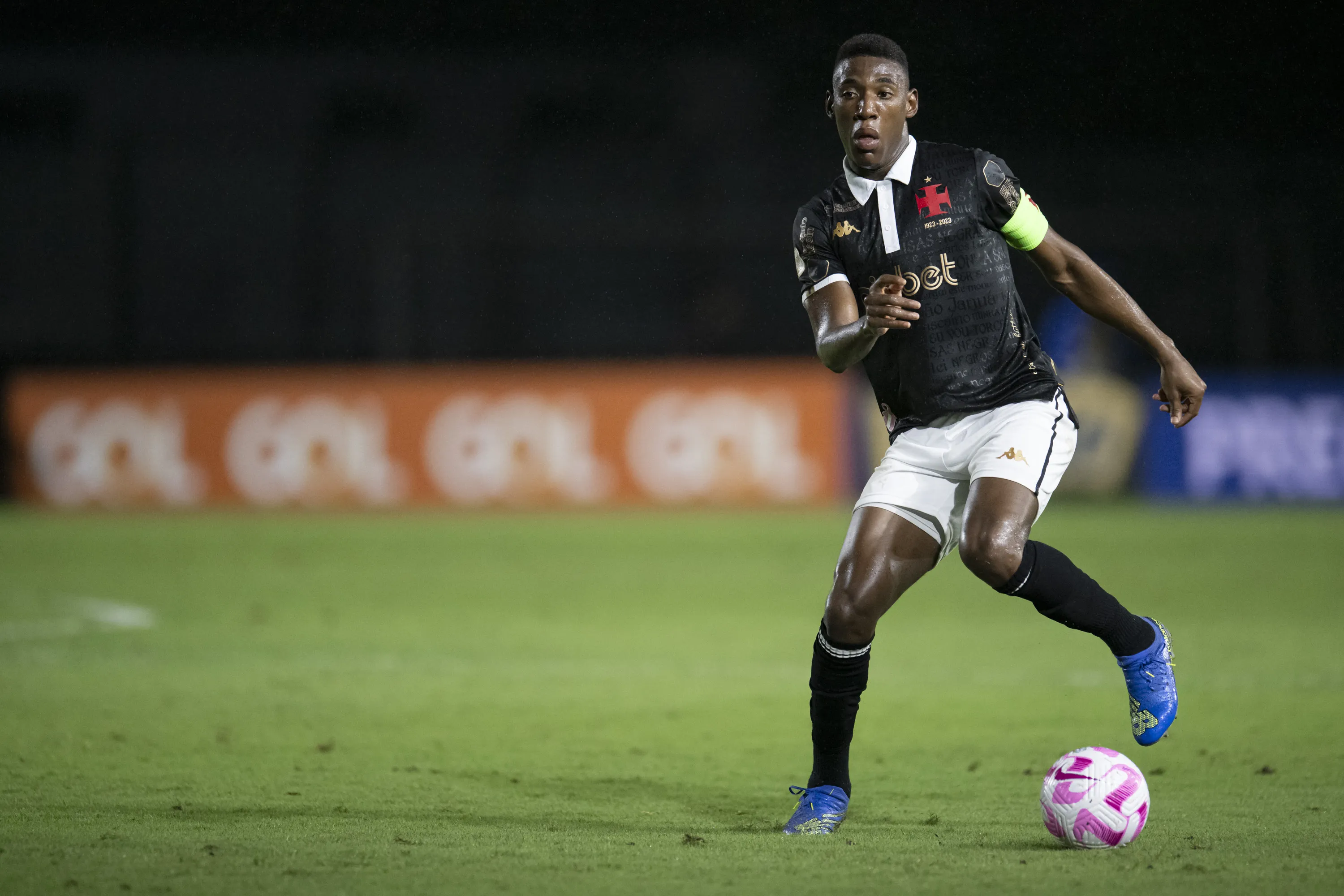 Leo jogador do Vasco durante partida contra o Fortaleza no estadio São Januário pelo campeonato Brasileiro A 2023. Foto: Jorge Rodrigues/AGIF