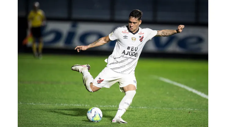 Foto: Jorge Rodrigues/AGIF - Athletico toma decisão sobre Lucas Halter.