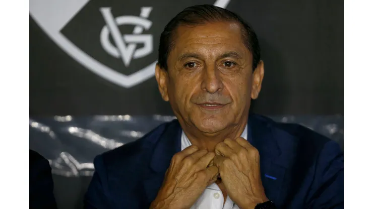 Técnico do Vasco demonstrou não ter interesse nessa peça para 2024 - (Photo by Wagner Meier/Getty Images).