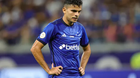 Foto: Gilson Lobo/AGIF – Bruno Rodrigues manda recado para torcida.