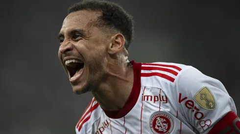 Alan Patrick jogador do Internacional comemora seu gol durante partida contra o Fluminense no estadio Maracana pelo campeonato Libertadores 2023. Foto: Jorge Rodrigues/AGIF