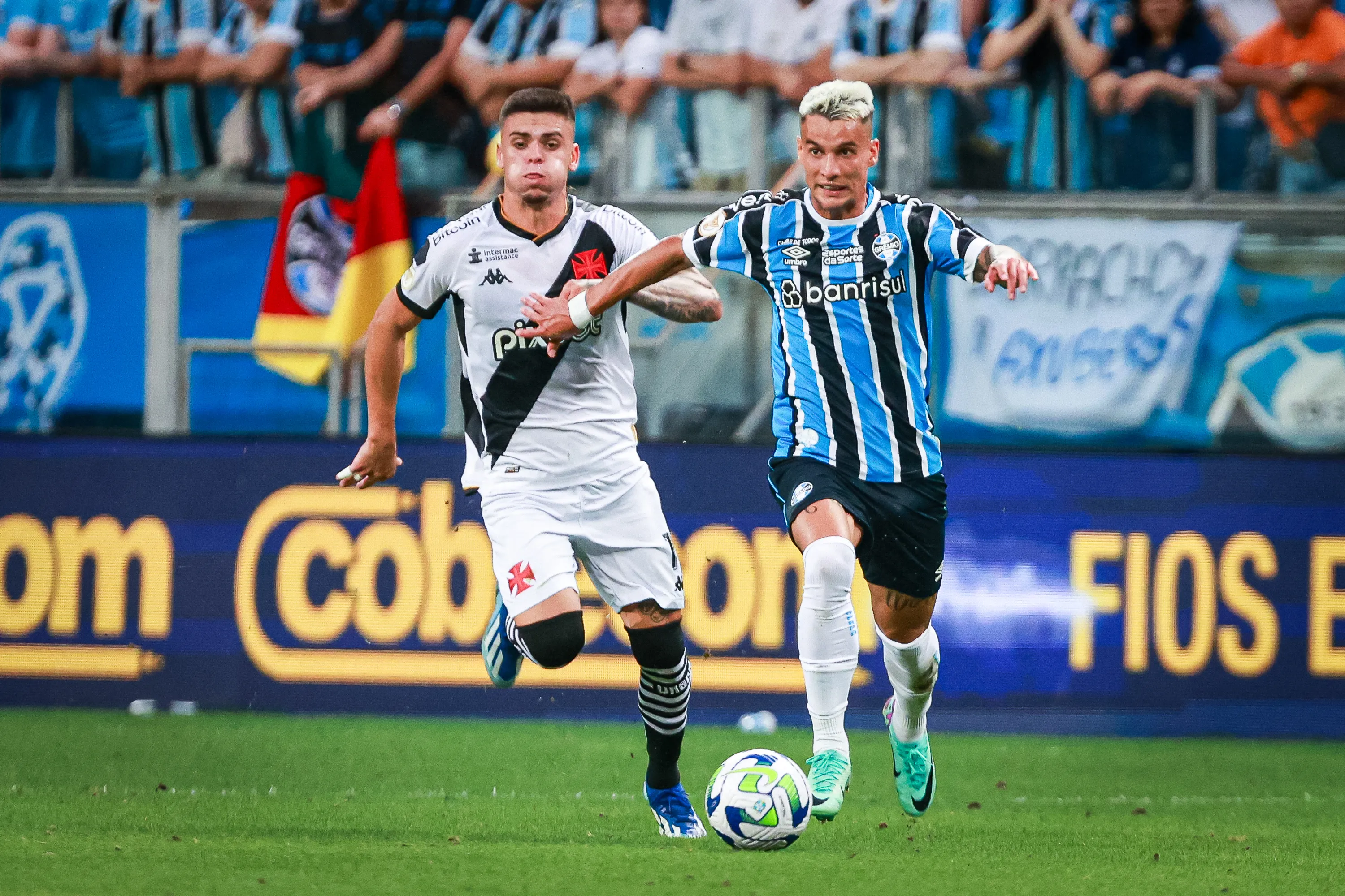 Foto: Maxi Franzoi/AGIF – Grêmio quer compensação maior para liberar Ferreira