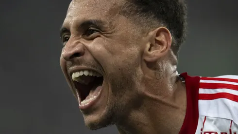 Alan Patrick jogador do Internacional comemora seu gol durante partida contra o Fluminense no estádio Maracanã pelo campeonato Libertadores 2023. Foto: Jorge Rodrigues/AGIF