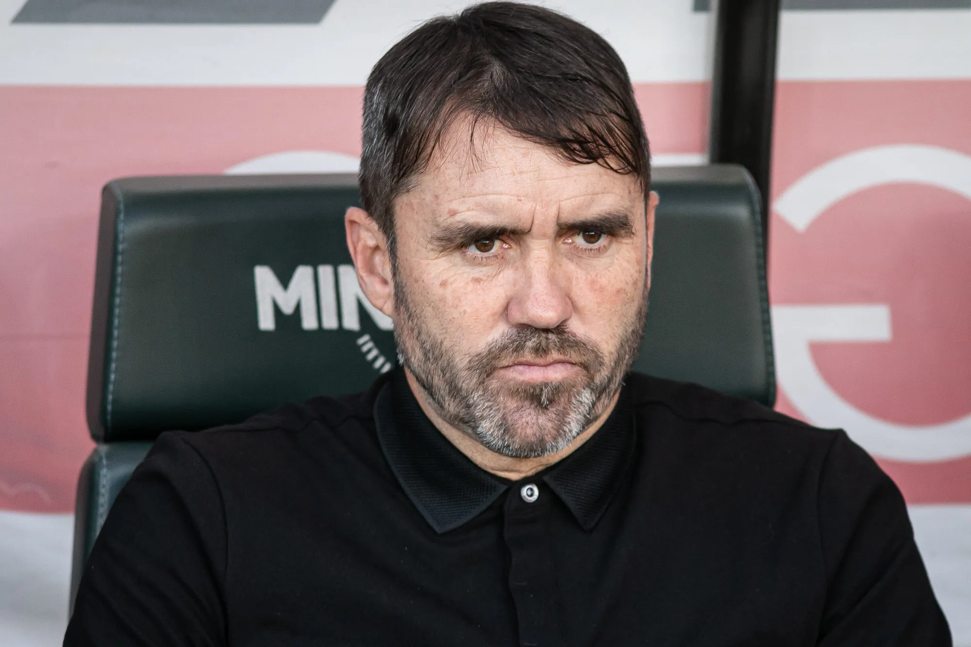 Eduardo Coudet tecnico do Internacional durante partida contra o Cruzeiro no estadio Mineirao pelo campeonato Brasileiro A 2023. Foto: Fernando Moreno/AGIF