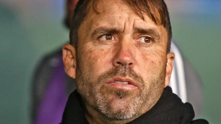 Eduardo Coudet técnico do Atlético-MG durante partida contra o Coritiba no estádio Couto Pereira pelo campeonato BRASILEIRO A 2023. Foto: Gabriel Machado/AGIF