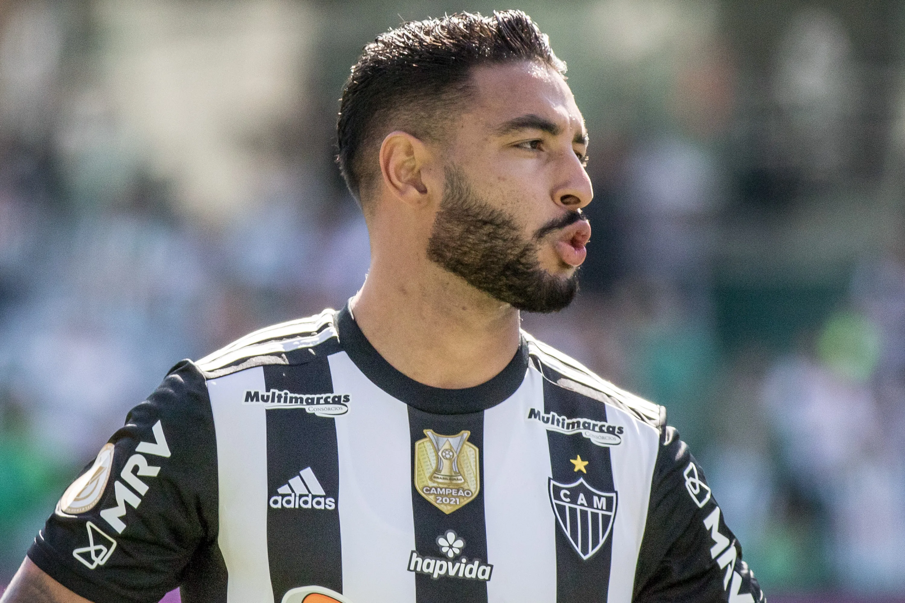 Nathan Silva jogador do Atletico-MG durante partida contra o Coritiba no estadio Couto Pereira pelo campeonato Brasileiro A 2022. Foto: Robson Mafra/AGIF