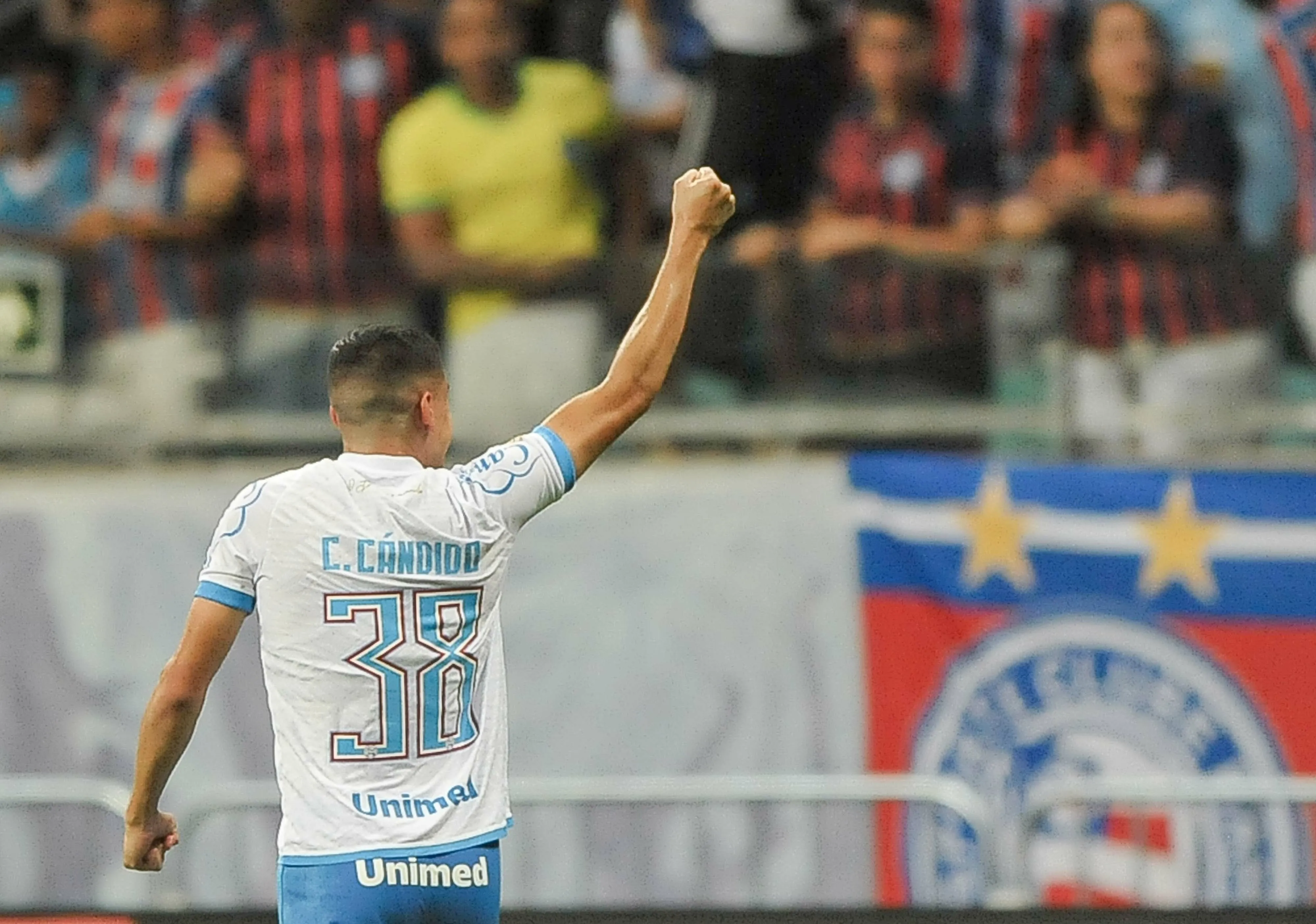 Camilo Candido, lateral do Bahia. Foto: Jhony Pinho/AGIF