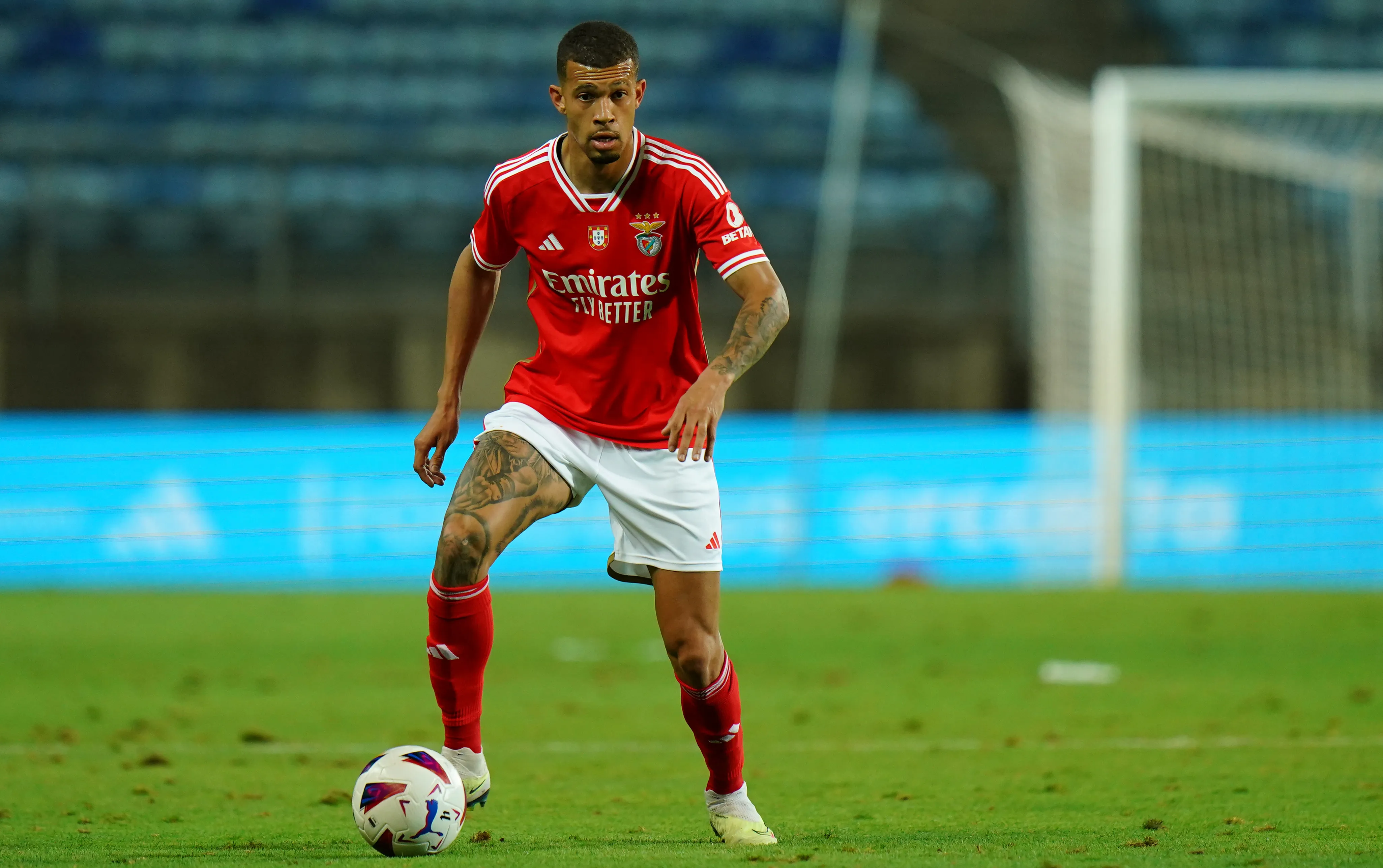 João Victor, zagueiro do Benfica.  Gualter Fatia/Getty Images)