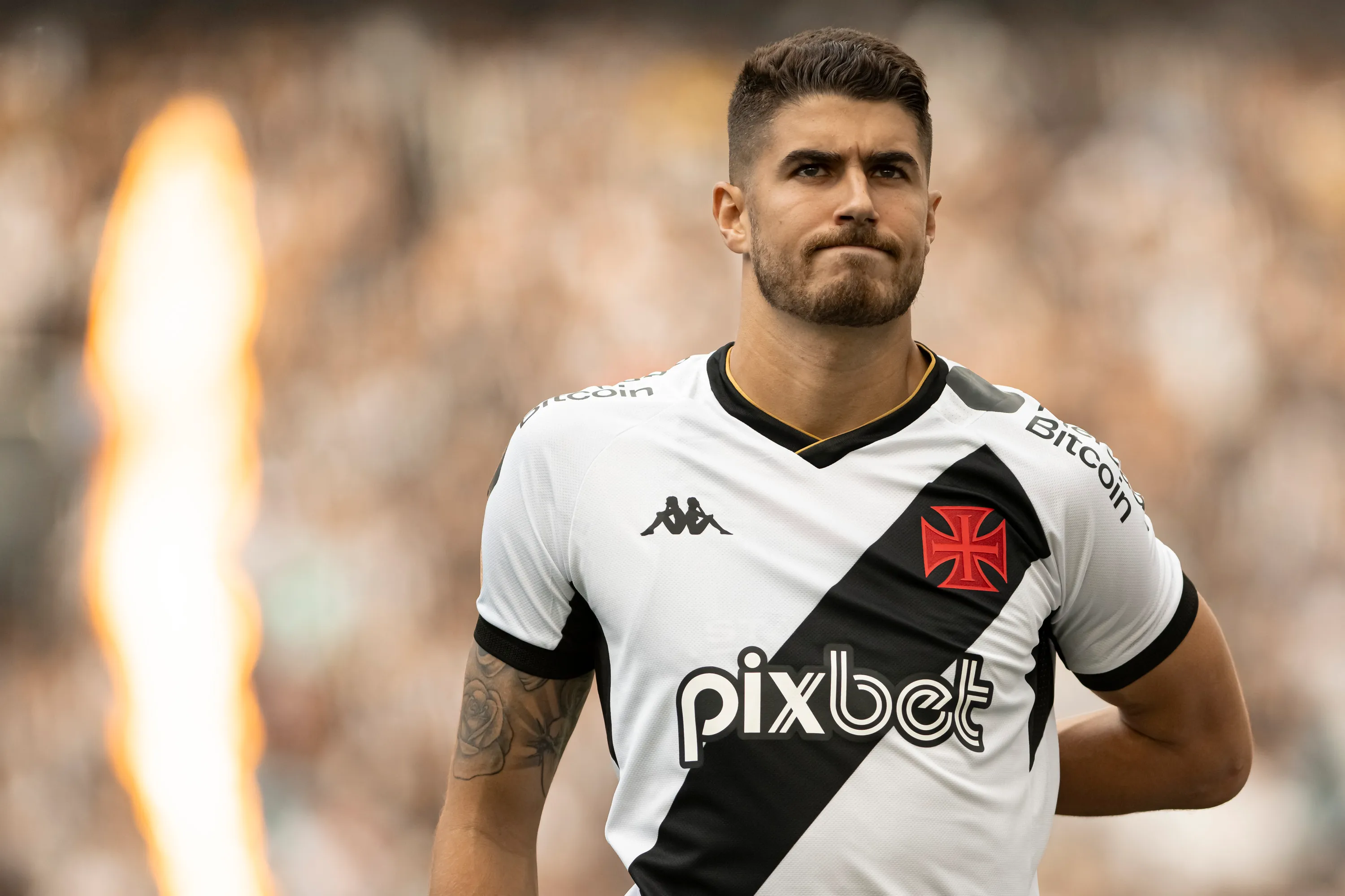 Pedro Raul jogador do Vasco durante partida contra o Botafogo no estadio Engenhao pelo campeonato Brasileiro A 2023. Foto: Jorge Rodrigues/AGIF