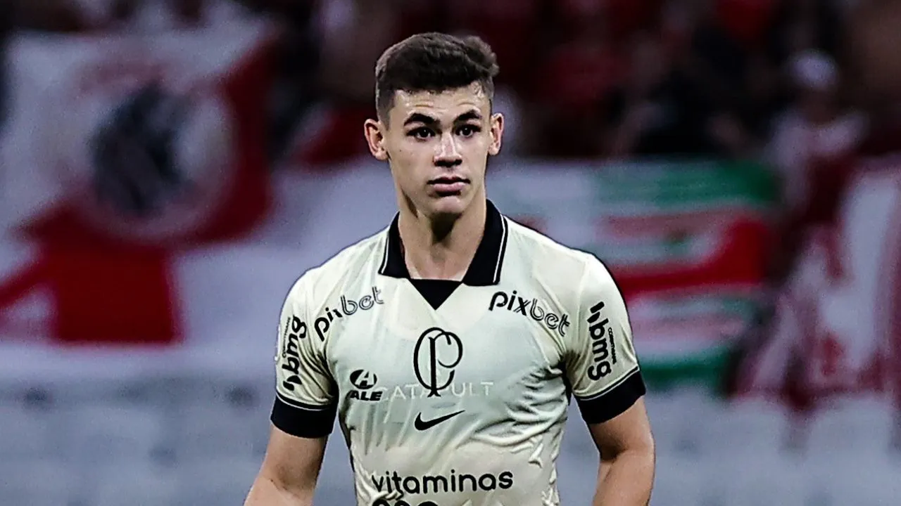 Gabriel Moscardo durante partida contra o Internacional no Campeonato Brasileiro de 2023. Foto: Fabio Giannelli/AGIF