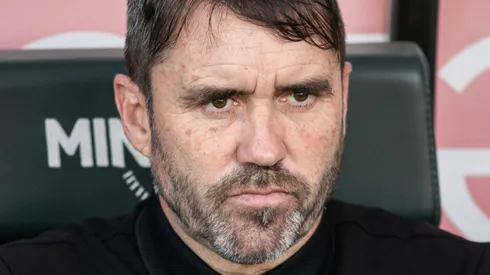 Eduardo Coudet durante partida contra o Cruzeiro no estádio Mineirão pelo campeonato Brasileiro A 2023. Foto: Fernando Moreno/AGIF