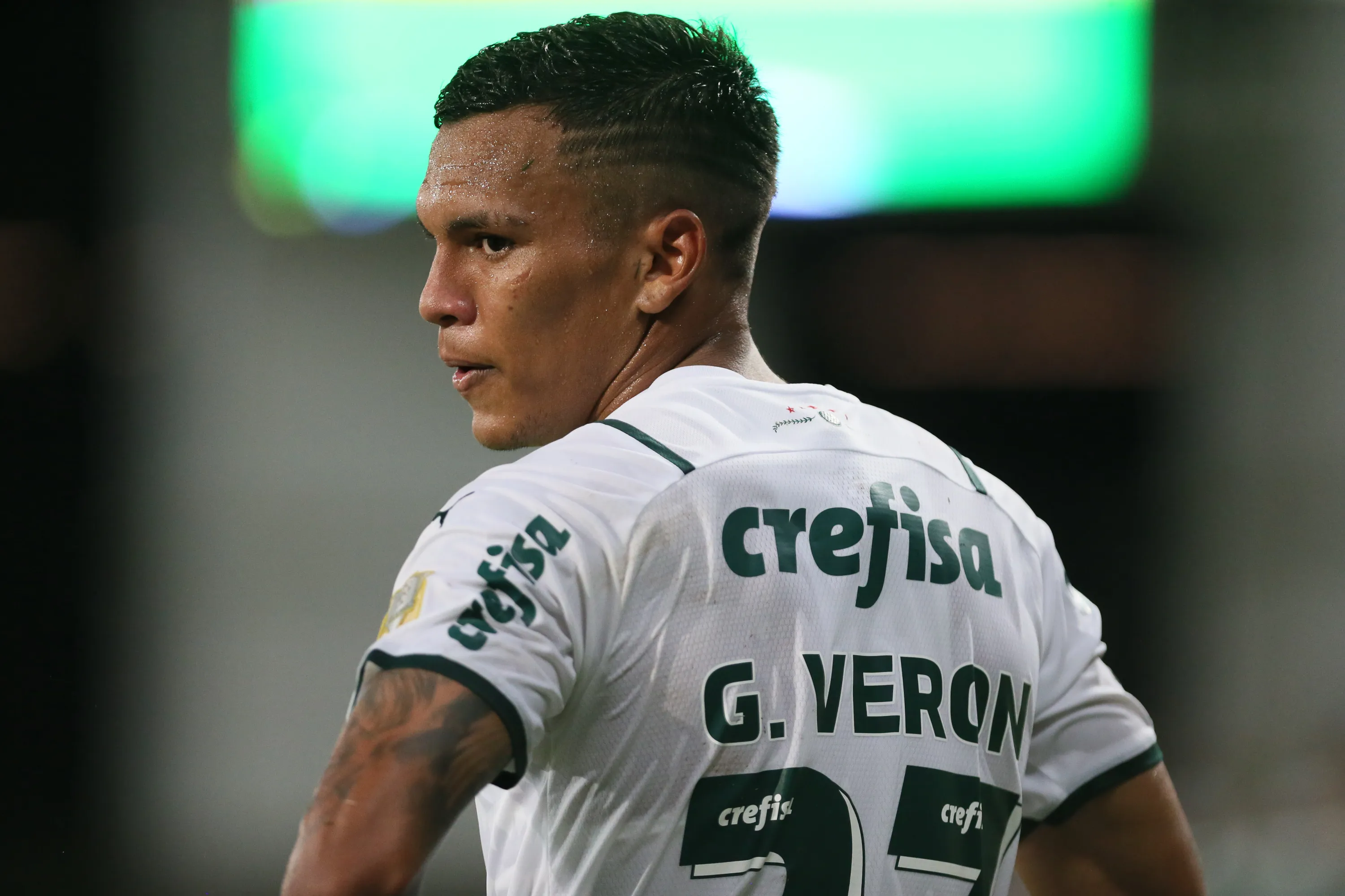 Gabriel Veron durante partida contra o Cuiaba no estadio Arena Pantanal pelo campeonato Brasileiro A 2021. Foto: Gil Gomes/AGIF