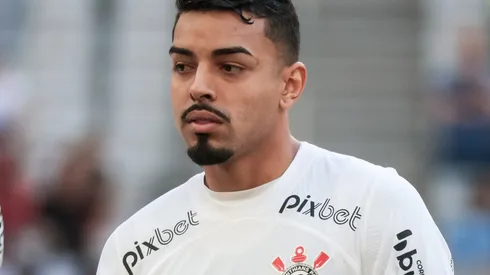 Matheus Bidu, lateral-esquerdo, do Corinthians. Foto: Robson Mafra/AGIF