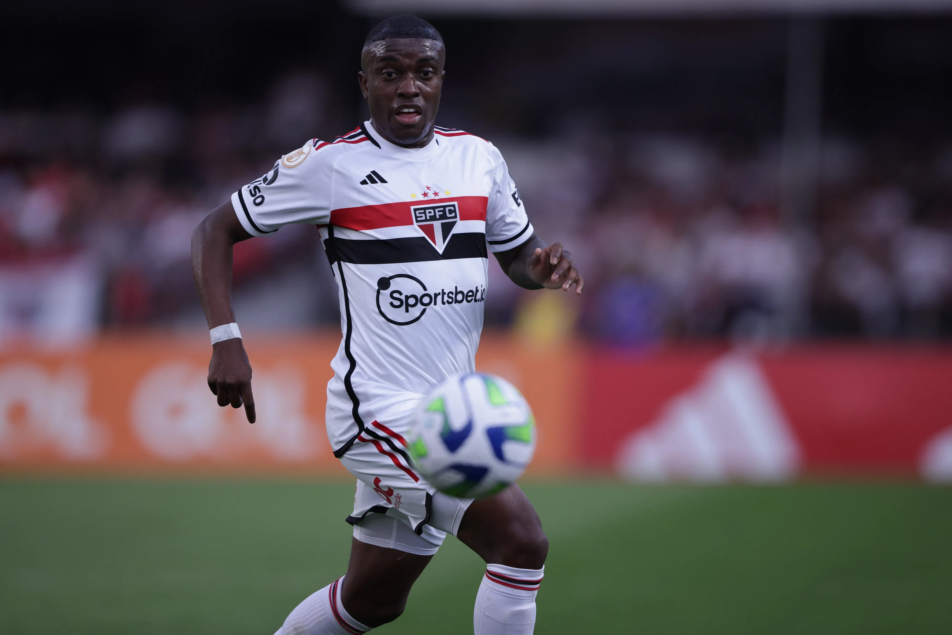 Negociação do Athletico por Jhegson Méndez esfria. Foto: Ettore Chiereguini/AGIF