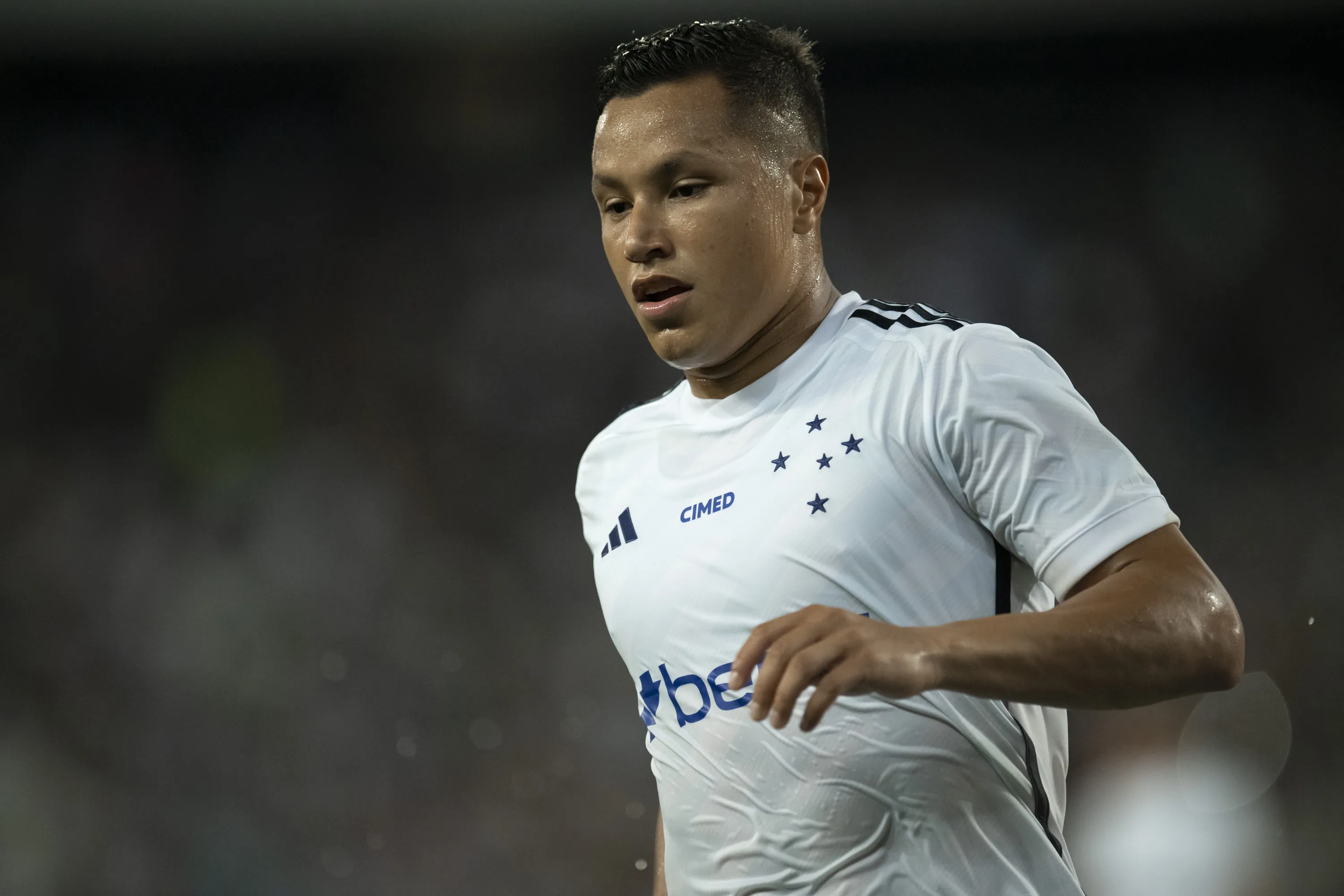 Marlon decide ficar no Cruzeiro. Foto: Jorge Rodrigues/AGIF