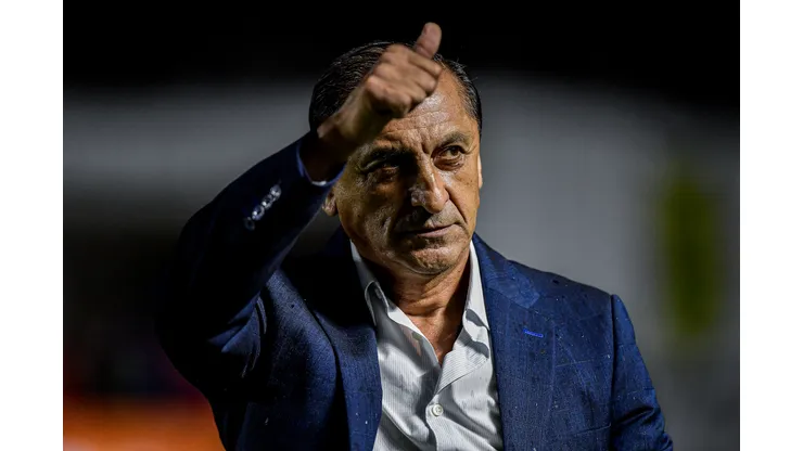 RJ - RIO DE JANEIRO - 28/11/2023 - BRASILEIRO A 2023, VASCO X CORINTHIANS - Ramon Diaz tecnico do Vasco durante partida contra o Corinthians no estadio Sao Januario pelo campeonato Brasileiro A 2023. Foto: Thiago Ribeiro/AGIF