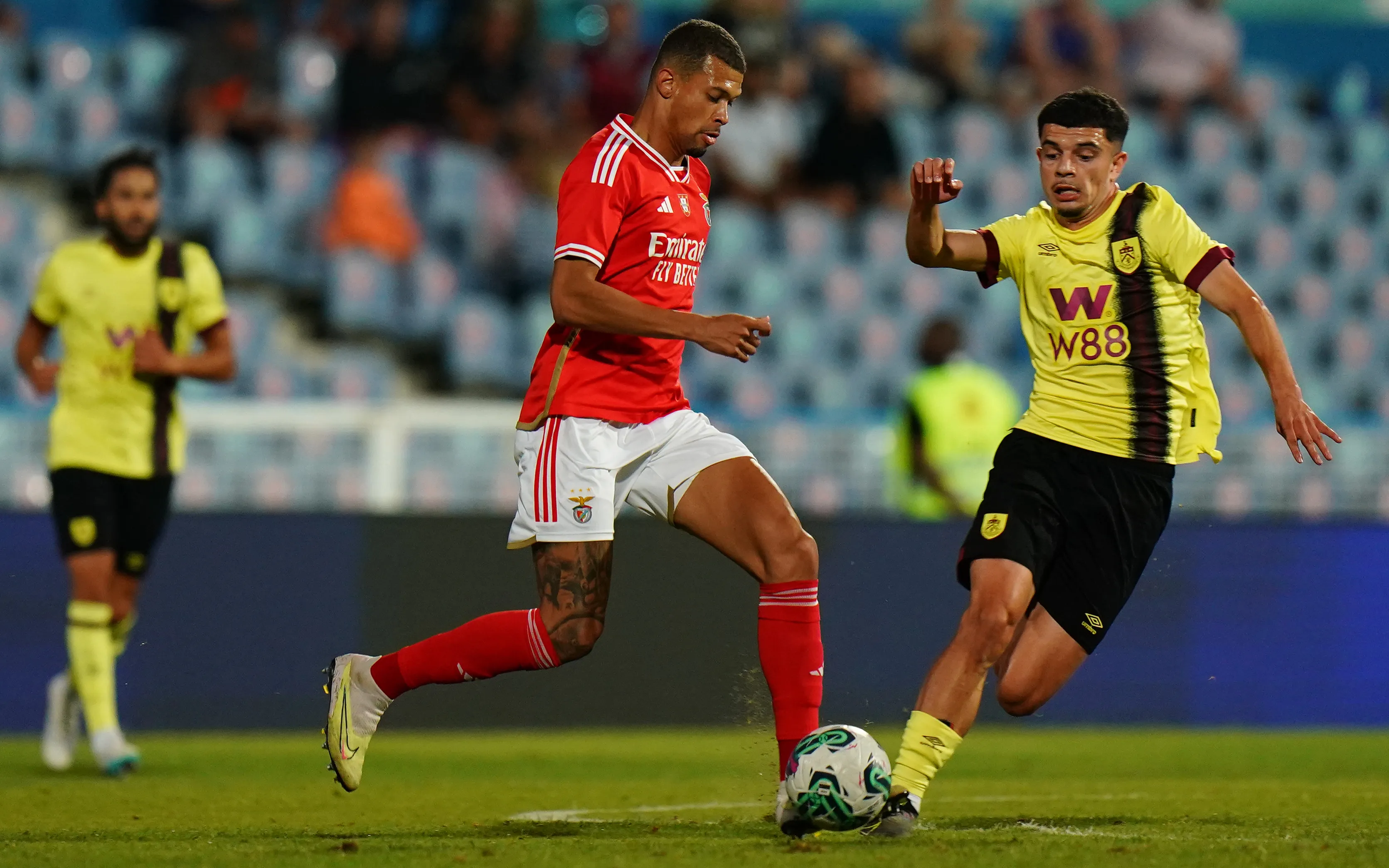João Victor, zagueiro. Foto: Gualter Fatia/Getty Images