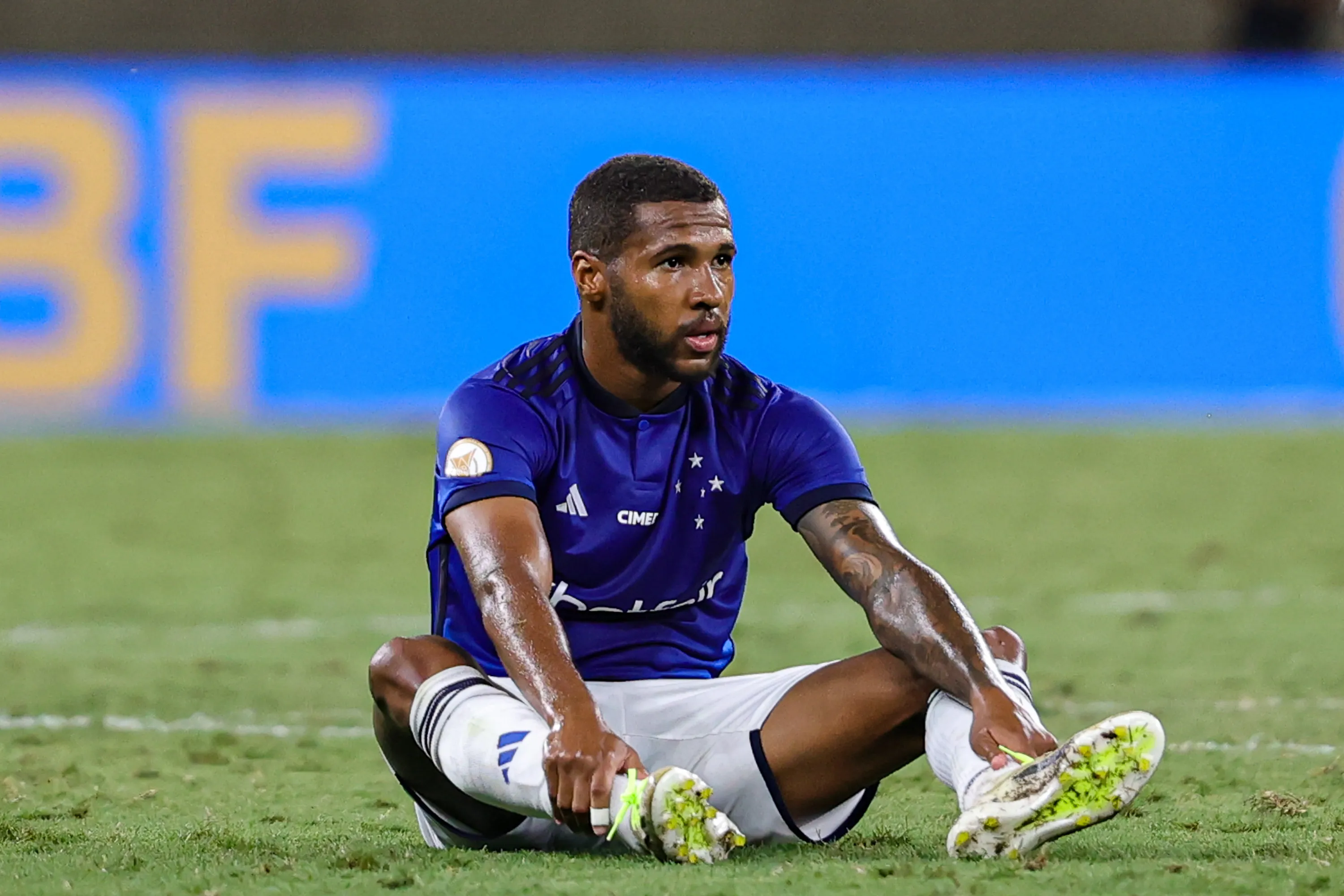 Foto: Gilson Lobo/AGIF – Wesley em ação pelo Cruzeiro no Campeonato Brasileiro.