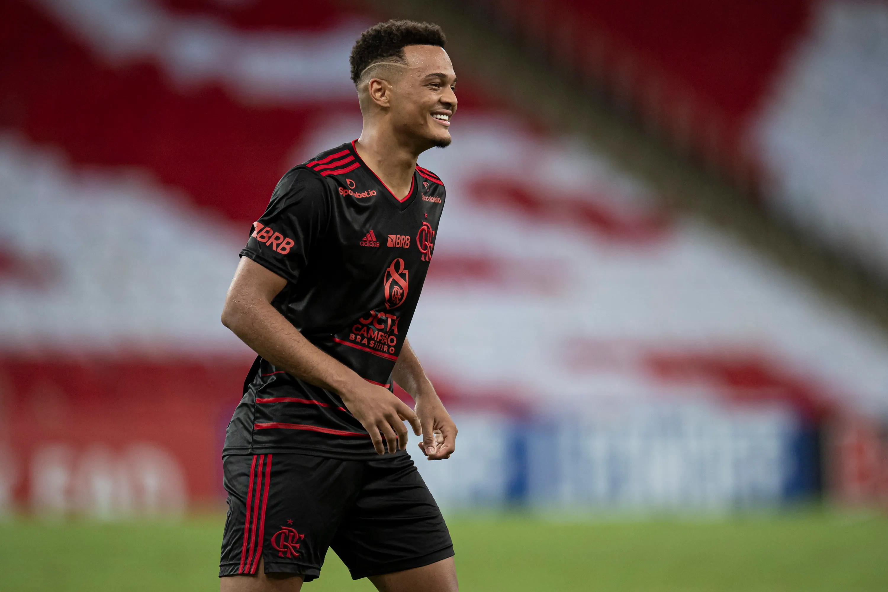 Rodrigo Muniz jogador do Flamengo durante partida contra o Macae no estadio Maracana pelo campeonato Carioca 2021. Foto: Jorge Rodrigues/AGIF