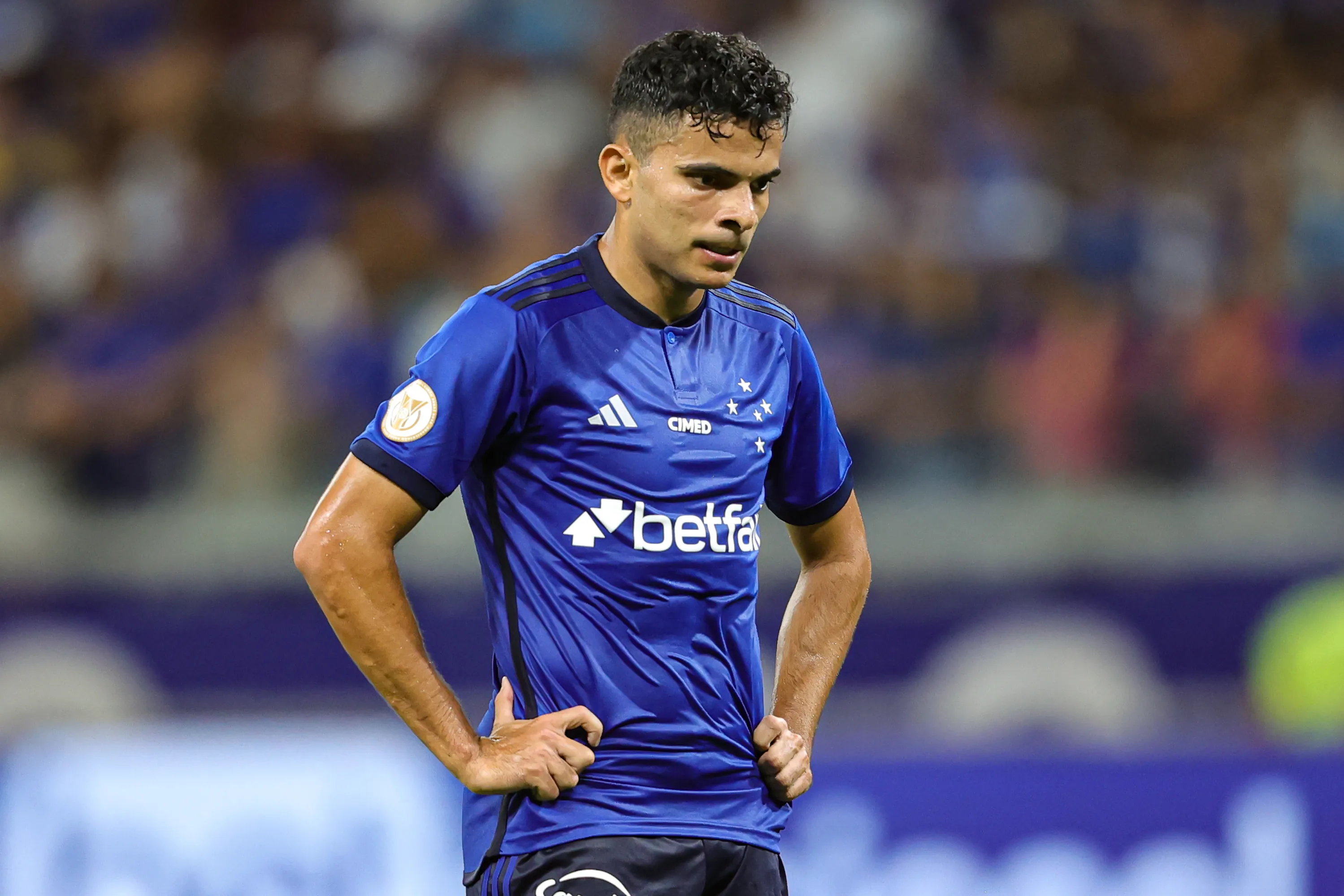 Foto: Gilson Lobo/AGIF – Bruno Rodrigues durante a partida contra o Athletico-PR, no Mineirão.