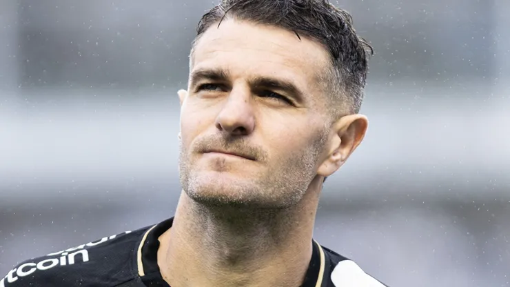 Vegetti jogador do Vasco durante partida contra o Santos no estádio Vila Belmiro pelo campeonato Brasileiro A 2023. Foto: Abner Dourado/AGIF