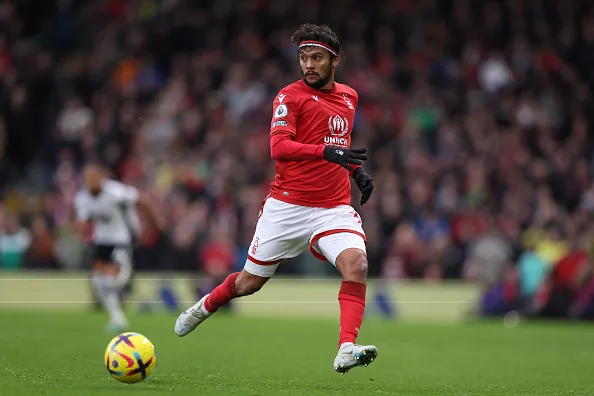 (Photo by Richard Heathcote/Getty Images) – Scarpa atuando no Nottingham Forest- ING