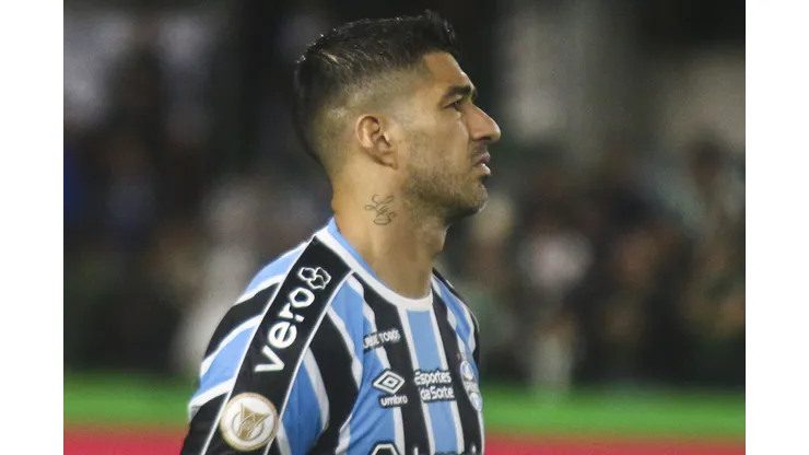 Luis Suárez em sua passagem pelo Grêmio. Foto: Gabriel Machado/AGIF