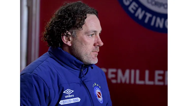 Gabriel Milito em sua passagem pelo Argentinos Juniors, Foto: Marcelo Endelli/Getty Images