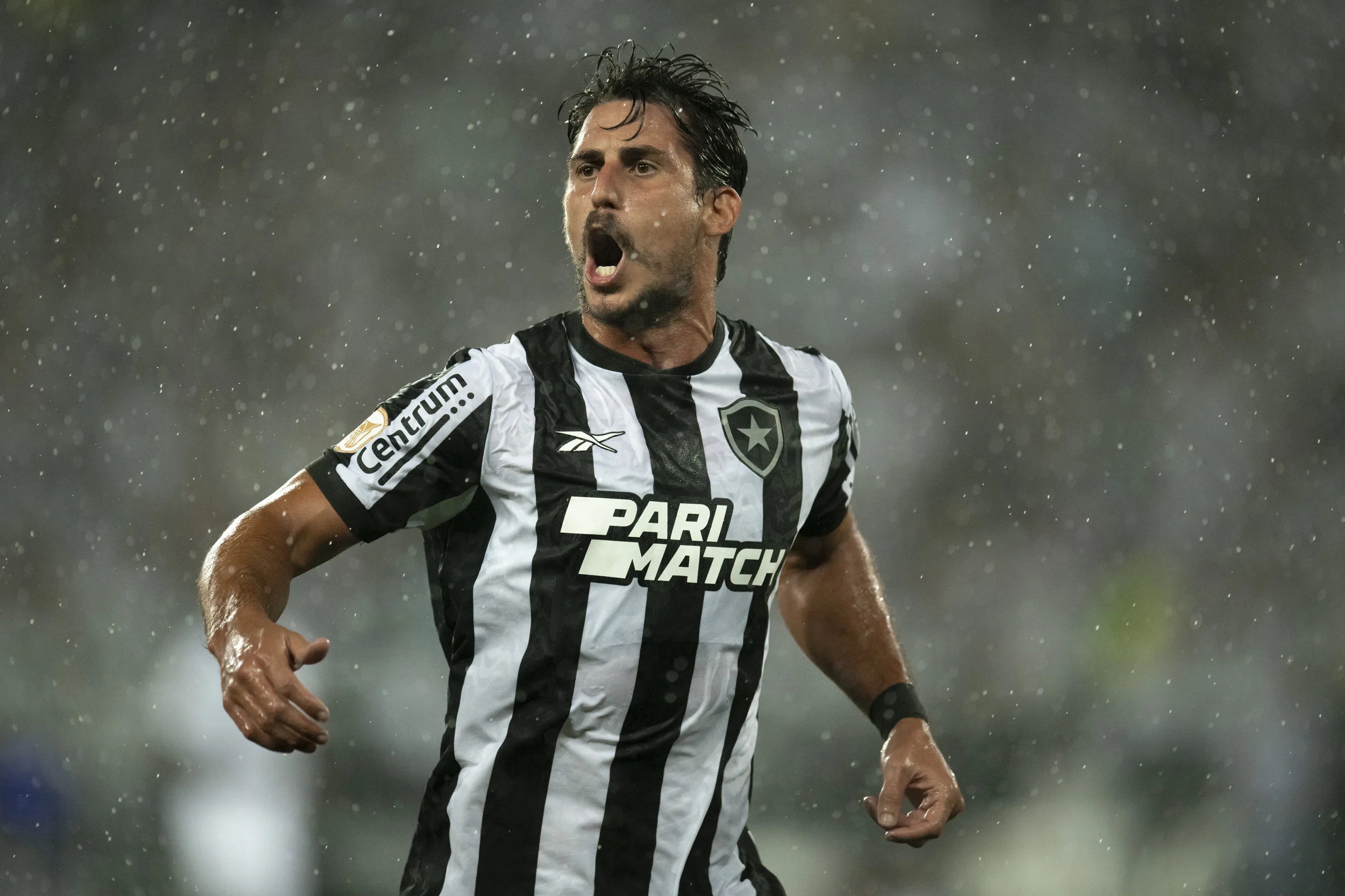 Foto: Jorge Rodrigues/AGIF – Gabriel em ação pelo Botafogo no Campeonato Brasileiro.
