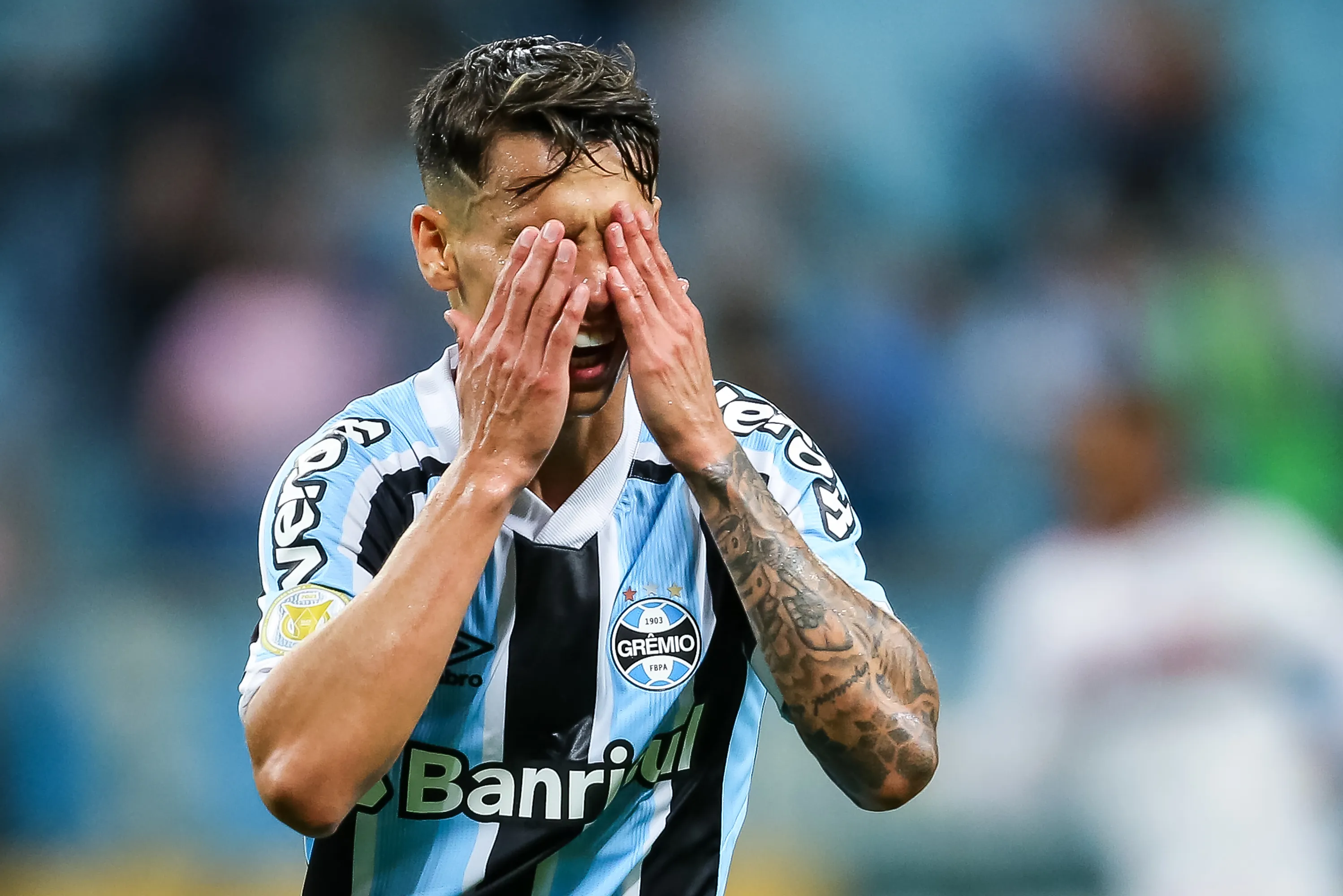 Ferreira lamenta chance perdida durante partida contra o Sao Paulo no estadio Arena do Gremio pelo campeonato Brasileiro A 2021. Foto: Pedro H. Tesch/AGIF