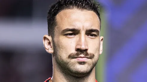 Léo Ortiz jogador do Bragantino durante partida contra o São Paulo no estádio Vila Belmiro pelo campeonato Brasileiro A 2023. Foto: Abner Dourado/AGIF