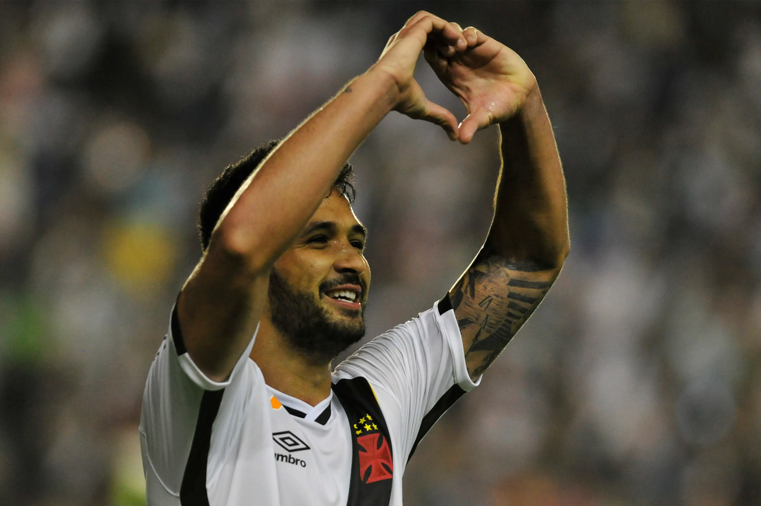 Luan do Vasco comemora seu gol contra o Brasil de Pelotas durante partida em Sao Januario. Foto: Alex Carvalho/AGIF
