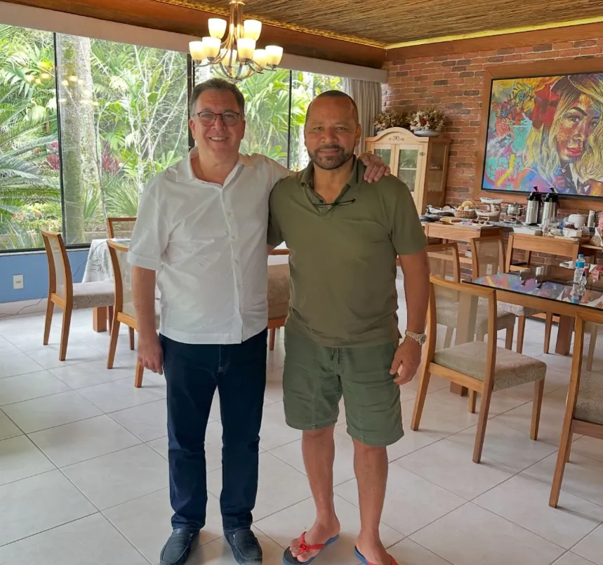 Marcelo Teixeira tem apoio de Neymar Pai no Santos.