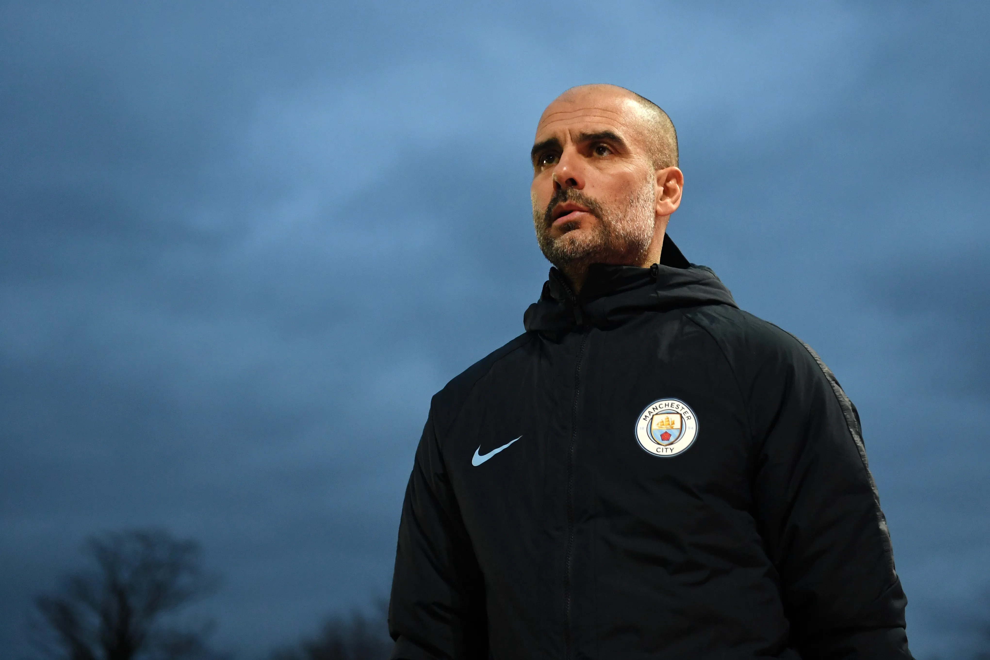 Photo by Michael Regan/Getty Images – Guardiola em ação pelo Manchester Cit