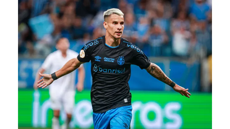 Ferreira diz 'sim' ao São Paulo. Foto: Maxi Franzoi/AGIF