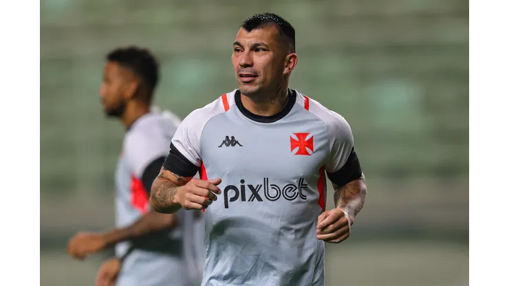 Foto: Thiago Ribeiro/AGIF - Medel fala sobre seus planos para 2024.