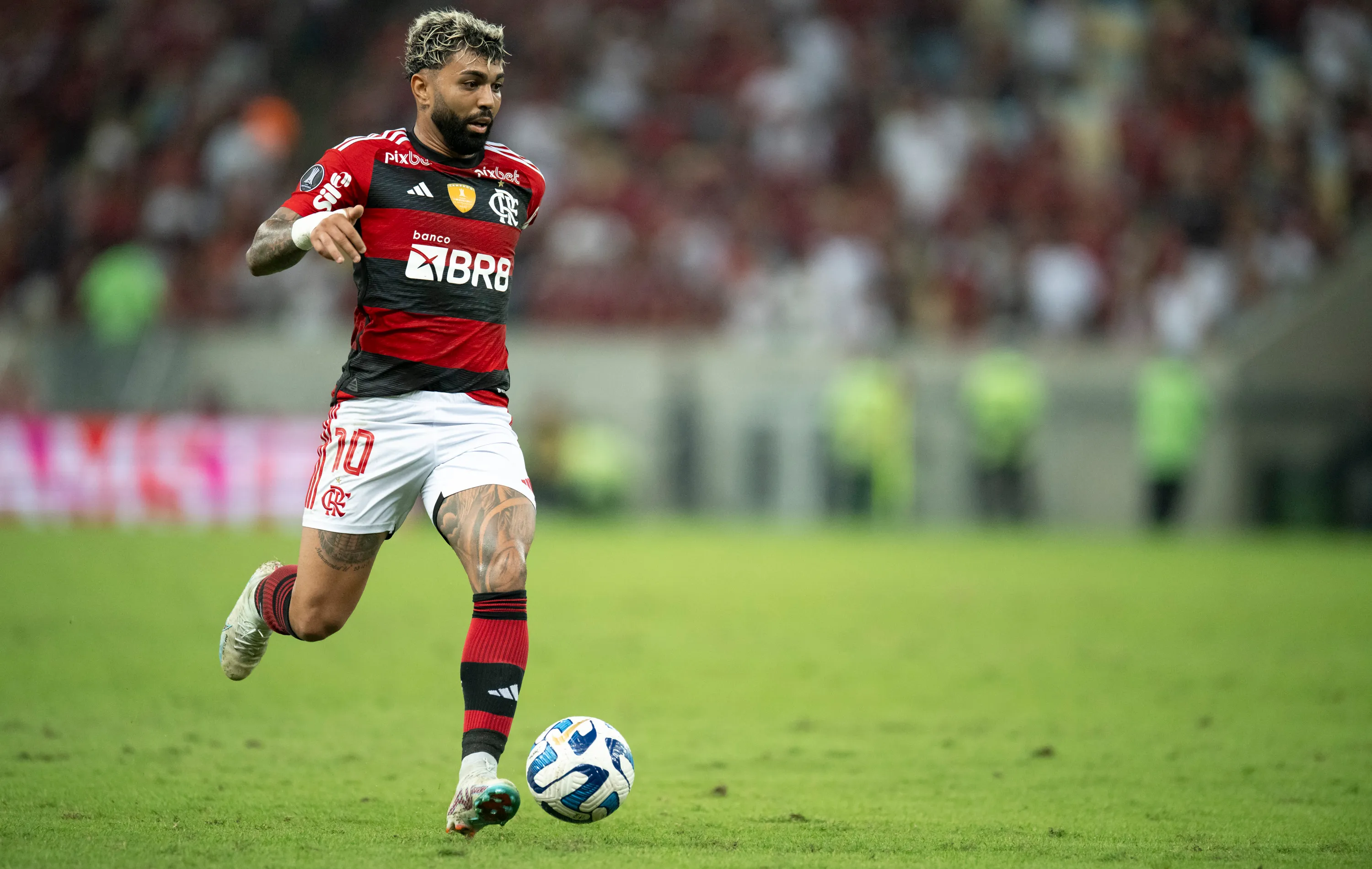 Gabigol em ação pelo Flamengo. Foto: Jorge Rodrigues/AGIF
