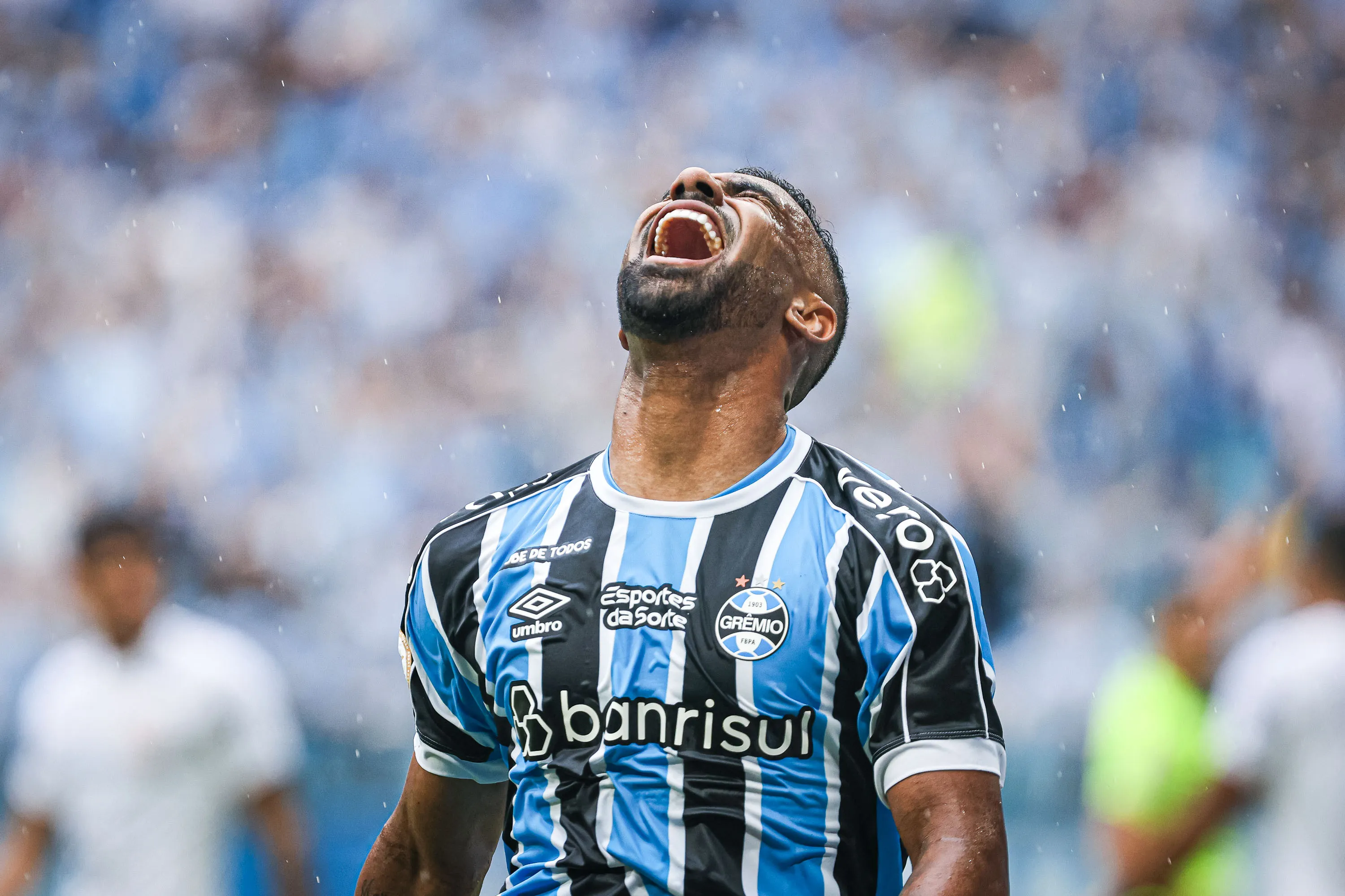 Galdino vai renovar por mais três anos com o Grêmio. Foto: Maxi Franzoi/AGIF