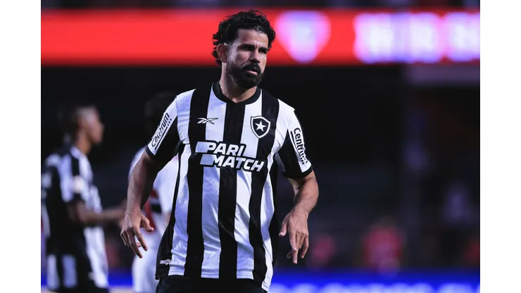Foto: Ettore Chiereguini/AGIF - Diego Costa tem situação atualizada no Botafogo.