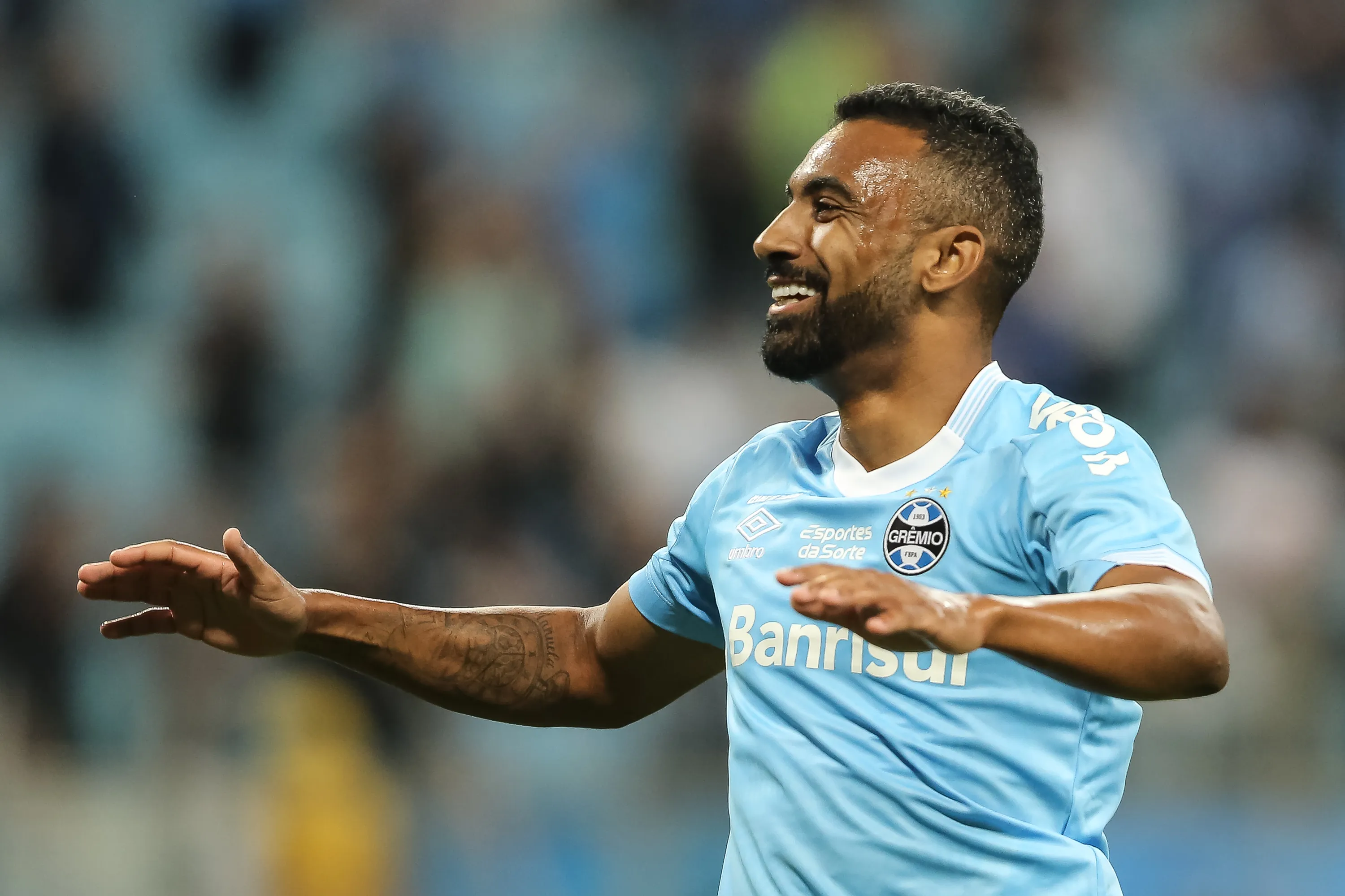 Everton Galdino comemora seu gol durante partida contra o ABC no estadio Arena do Gremio pelo campeonato Copa do Brasil 2023. Foto: Pedro H. Tesch/AGIF