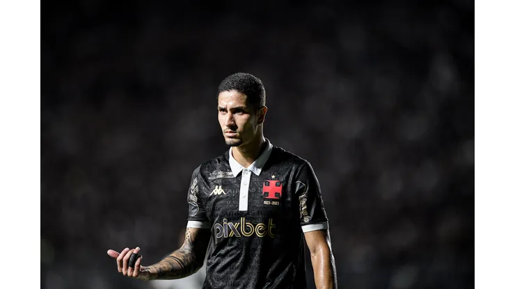 RJ - RIO DE JANEIRO - 06/11/2023 - BRASILEIRO A 2023, VASCO X BOTAFOGO - Praxedes jogador do Vasco durante partida contra o Botafogo no estadio Sao Januario pelo campeonato Brasileiro A 2023. Foto: Thiago Ribeiro/AGIF