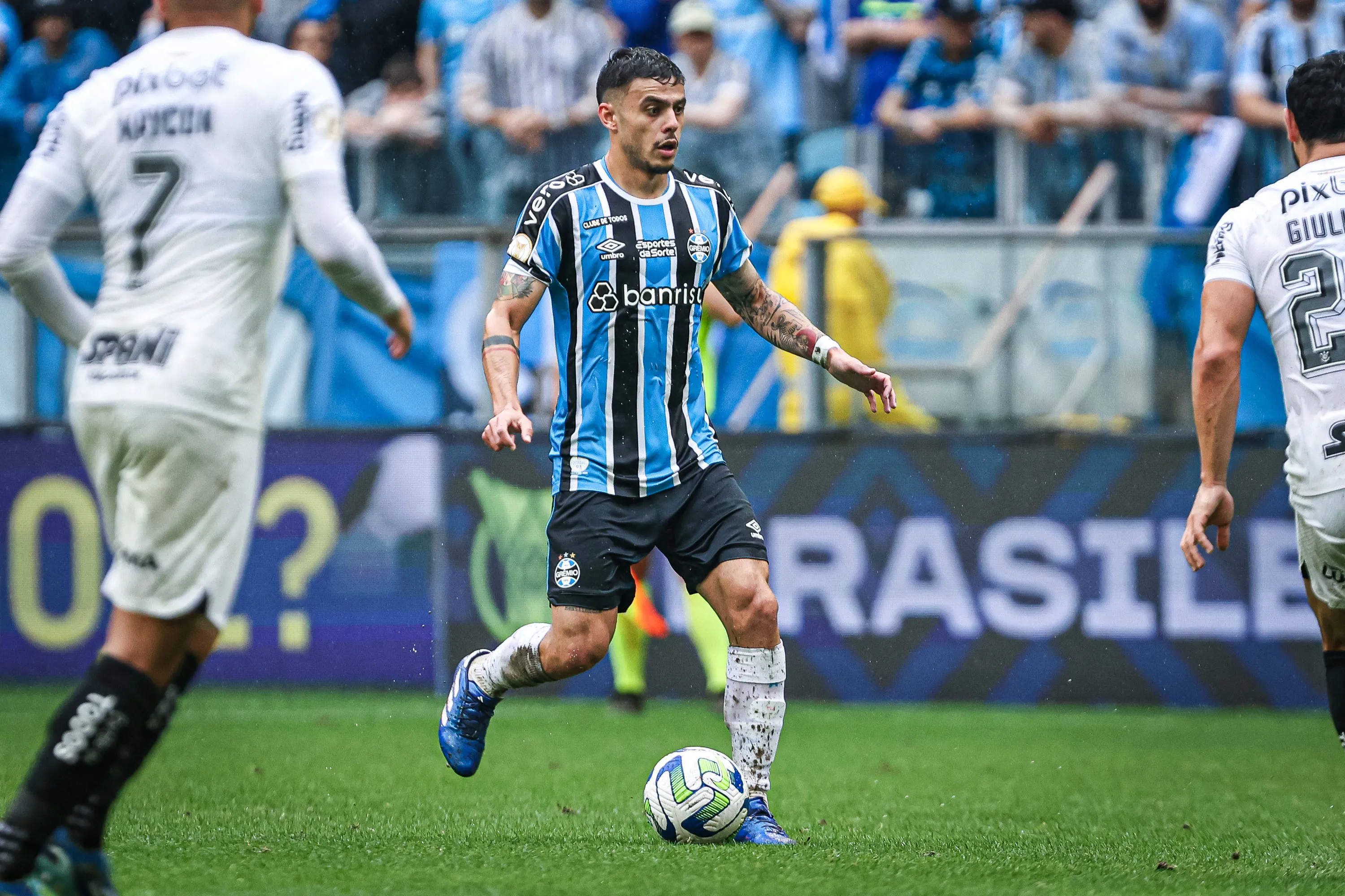 Felipe Carballo durante partida contra o Corinthians no estadio Arena do Gremio pelo campeonato Brasileiro A 2023. Foto: Maxi Franzoi/AGIF