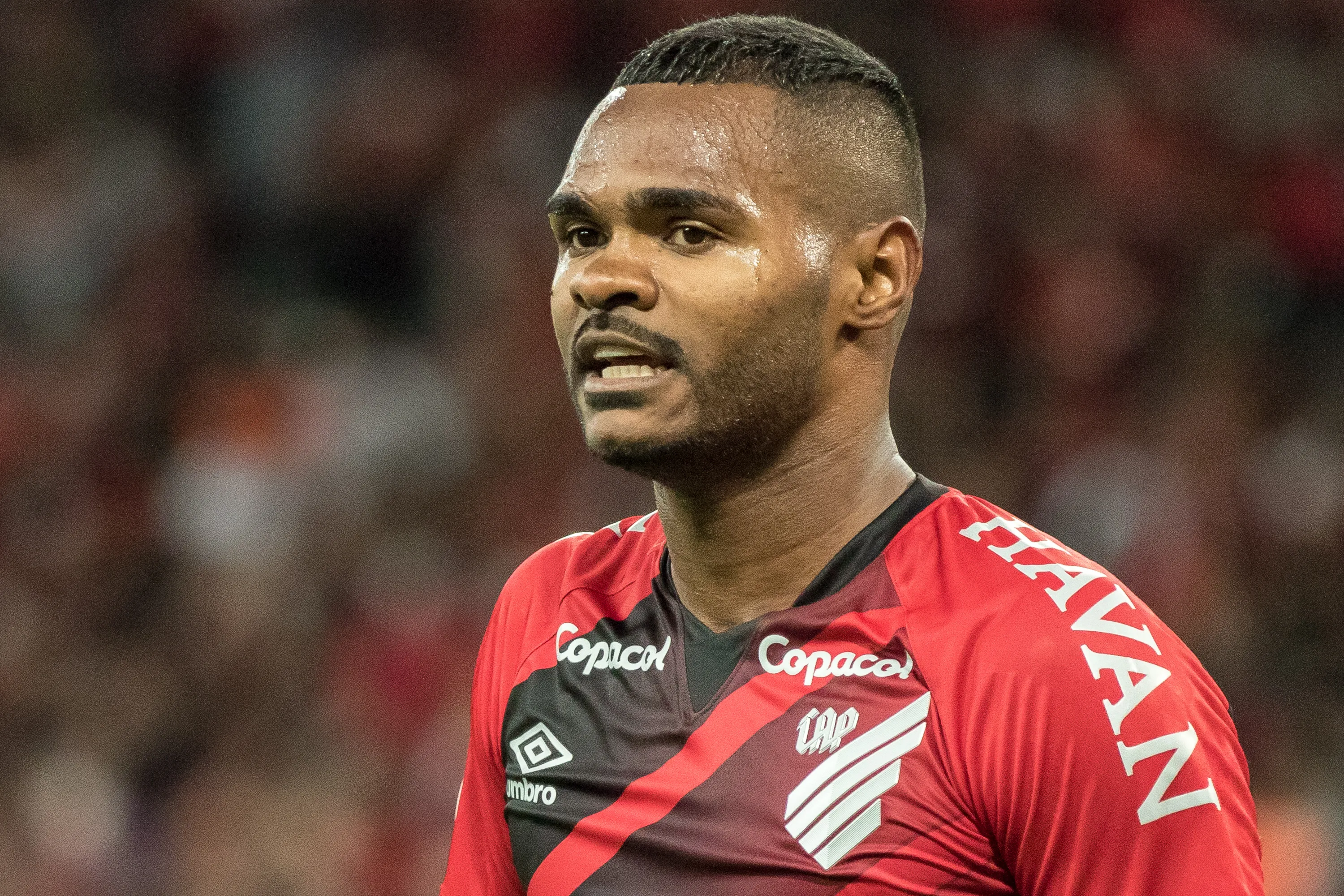 Nikão durante partida contra o Cuiaba no estadio Arena da Baixada pelo campeonato Brasileiro A 2021. Foto: Robson Mafra/AGIF